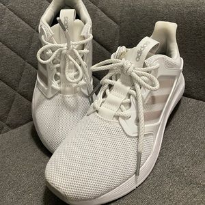 Women’s Adidas white Athletic shoes